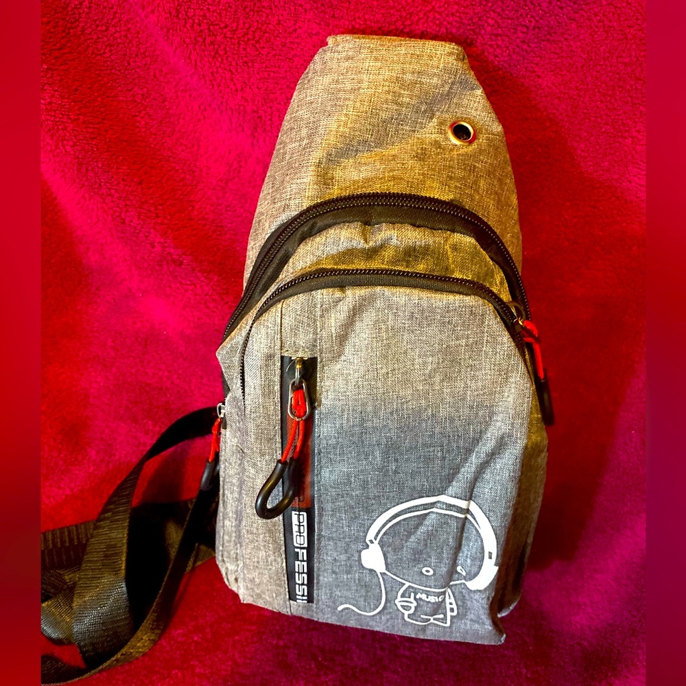 NWT-UnisexChest Bag Luminous Waterproof ShoulderBag Messenger Bag Casual Leisure